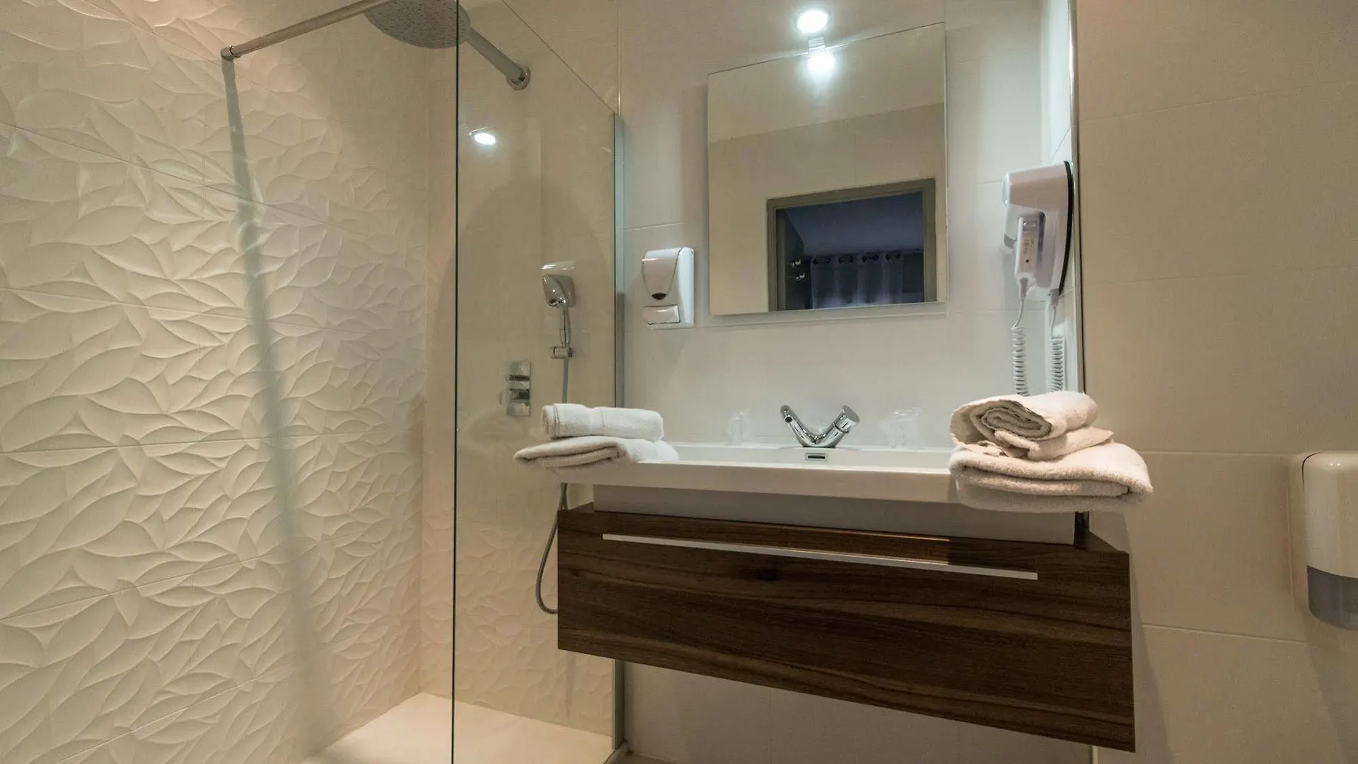 Holidays & Work Hotel 3*, Sanary-sur-Mer France